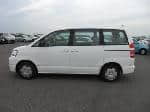 Used 2002 TOYOTA NOAH BF61878 for Sale Image 2