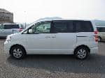 Used 2004 TOYOTA NOAH BF64412 for Sale Image 2