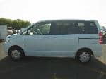 Used 2003 TOYOTA NOAH BF69265 for Sale Image 2