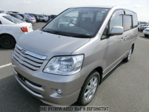 Used 2004 TOYOTA NOAH BF386797 for Sale