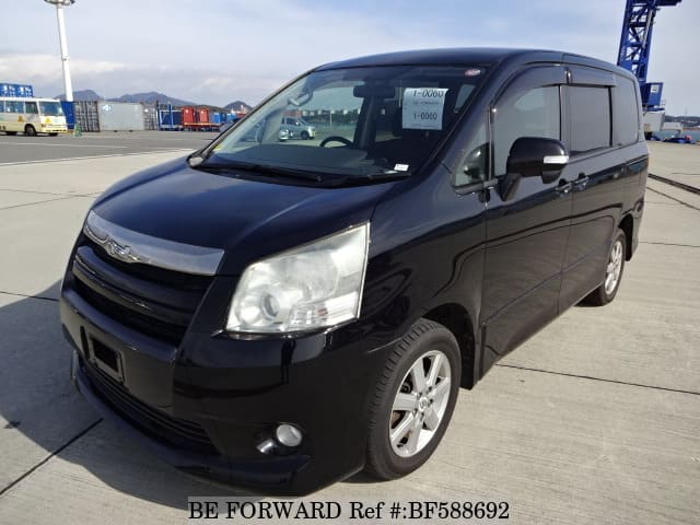 TOYOTA / Noah (DBA-ZRR75W)