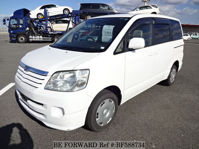 TOYOTA / Noah (TA-AZR65G)