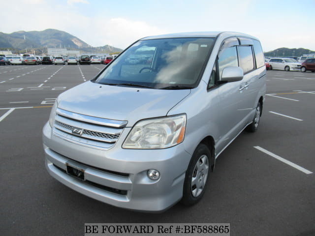 TOYOTA / Noah (CBA-AZR60G)