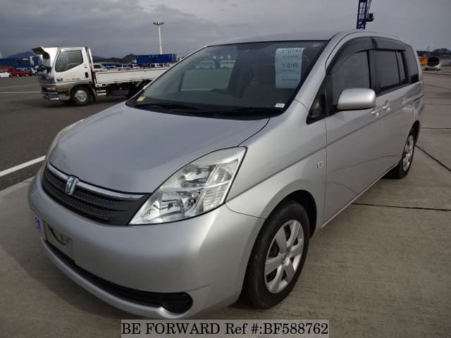 TOYOTA / Isis (CBA-ZNM10G)