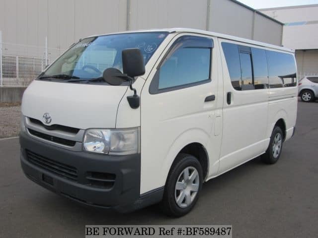 TOYOTA / Regiusace Van (CBF-TRH200V)