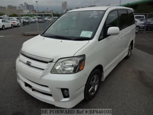 Used 2004 TOYOTA NOAH BF640103 for Sale