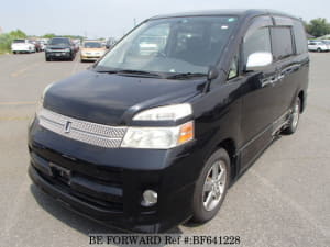 Used 2005 TOYOTA VOXY BF641228 for Sale