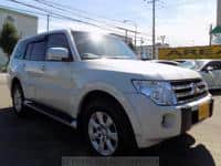 2011 MITSUBISHI PAJERO