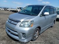 2004 TOYOTA NOAH S