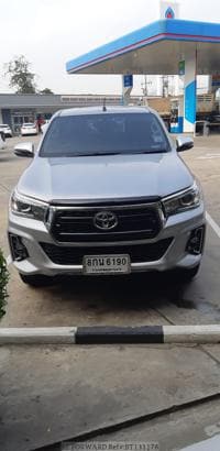 2019 TOYOTA HILUX 2.4