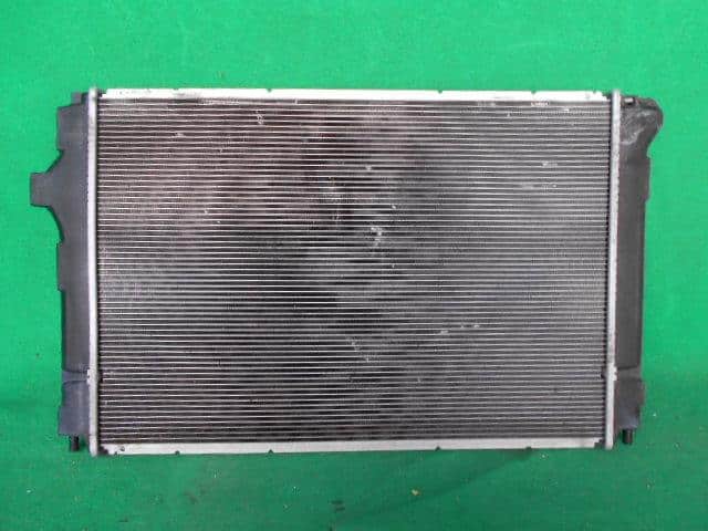 ON WATER COOLING RADIATOR 1,5 HYBRID 1640021330 FOR TOYOTA YARIS 2012