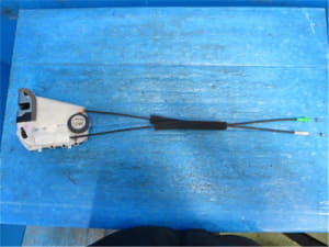 Rear Left Door Lock Actuator TOYOTA Ractis 2016 DBA-NSP120 6906052230 (PA56478562) 