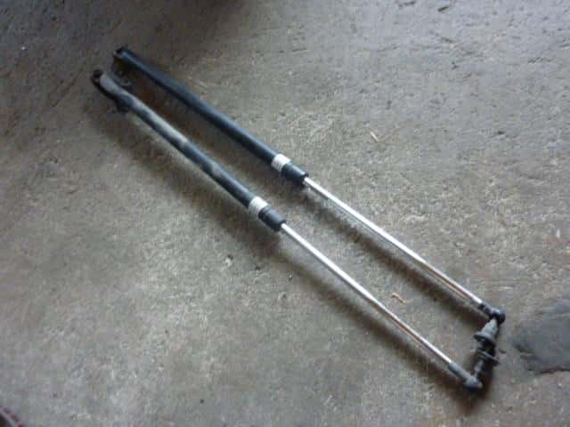 Used]Tail Gate Damper TOYOTA Townace Noah 1998 E-SR50G - BE