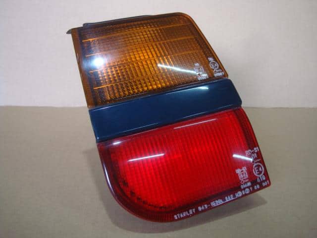 Used Chariot MITSUBISHI Chariot 1994 E-N34W Right Tail Light PA01120623 