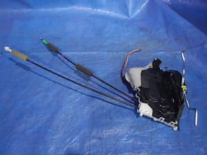 Front Left Door Lock Actuator TOYOTA Prius 2010 DAA-ZVW30 6904047090 (PA81803970) 