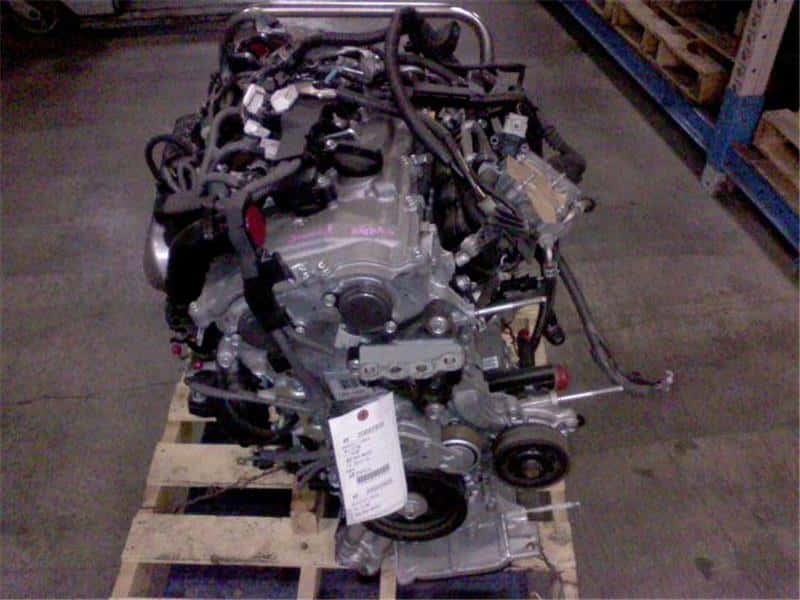 アカ C-HR DBA-NGX50 EG E/G エンジン 8NRFTS 19000-47460 個人宅発送