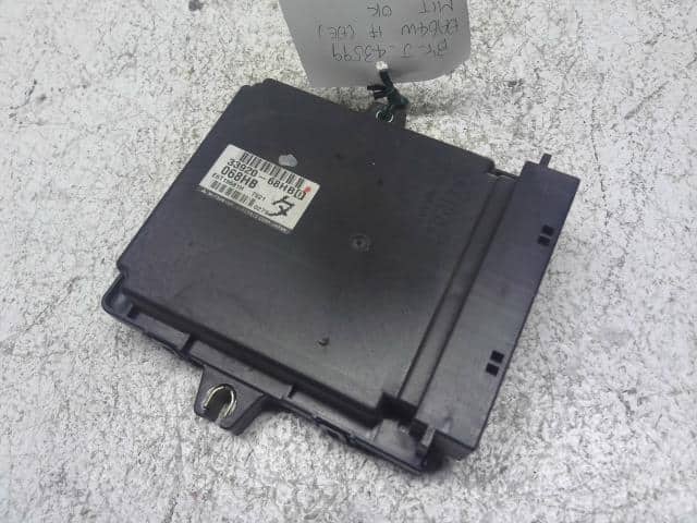 DA64V エンジンコンピュータ　ECU 33920-68HB0 エブリイワゴン エブリィ EBD-DA64V エンジンコンピューター