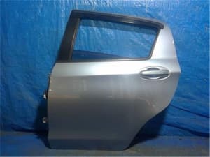 Rear Left Door Assembly TOYOTA Vitz 2013 DBA-NSP130 6700452440 (PA102139595) 