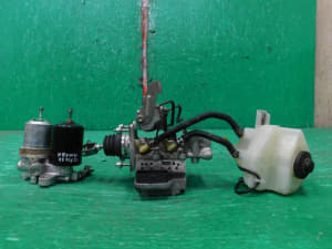 ABS Actuator TOYOTA Prius Alpha 2014 DAA-ZVW41W 4705047350 (PA103552358) 