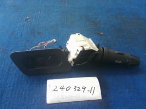 Switch NISSAN Wingroad 2005 DBA-Y12 (PA105718874) 