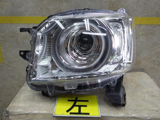 専用です WR-V 5BA-DG5 右左セットヘッドランプ 33100-31X-K02 IJL 100-8F08E