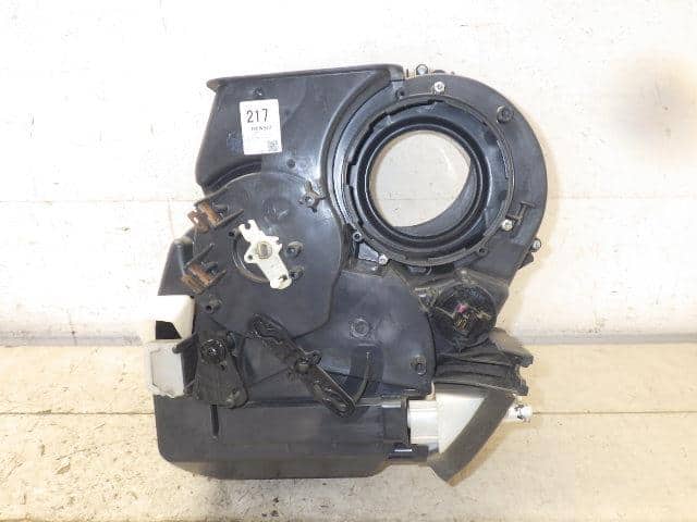 Used]Air Conditioner Assembly SUZUKI Carry 2012 EBD-DA63T - BE
