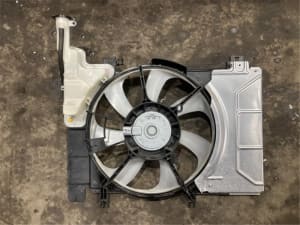 Radiator Cooling Fan TOYOTA Vitz 2019 DBA-NSP130 1636328200 (PA70098758) 