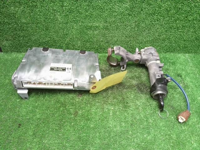 Used]Altezza SXE10 Engine Control Unit / ECU 8966153160 - BE