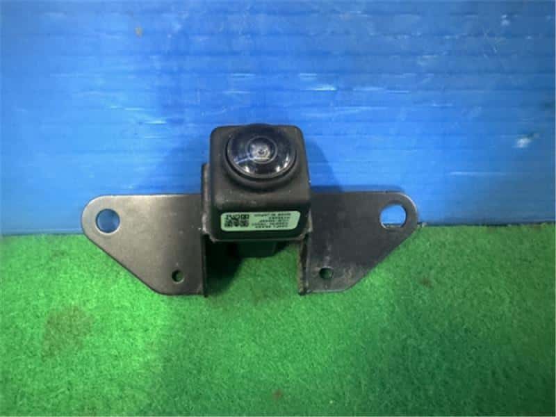Used]Backup Camera NISSAN Serena 2017 DAA-GNC27 284425TA3A