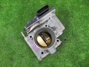 Mazda F8 Throttle Body for Familia and 323