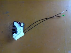 Front Left Door Lock Actuator TOYOTA Vitz 2016 DBA-KSP130 6904052420 (PA77697406) 