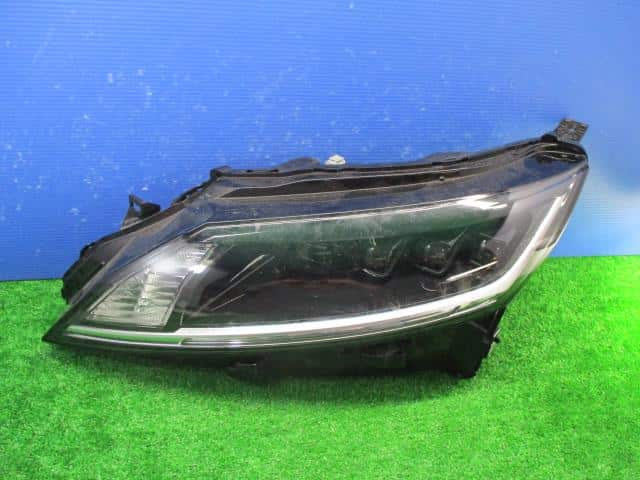 Used]Right Headlight NISSAN Note 2022 6AA-E13 260256XK1A