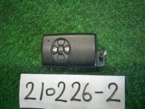 Keyless Entry Remote Control Key TOYOTA Ractis 2006 DBA-NCP100 (PA60917118) 