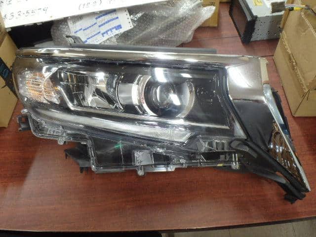 Used]Left Headlight TOYOTA Landcruiser prado 2018 CBA-TRJ150W