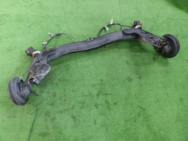 インサイト ZE2 リア アクスルビーム 51804 インサイトのフロントサスペンションとリアアクスルビームの一式交換