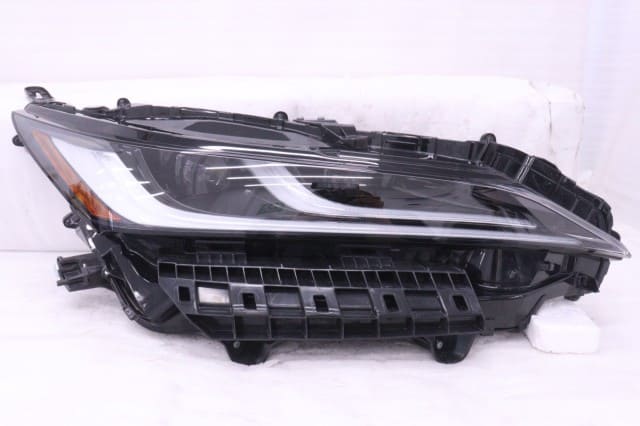 1111 ①トヨタ／ハリアー左ヘッドランプ LED 81185-48J10 【公式通販】