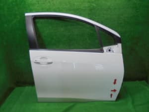 Front Right Door Assembly TOYOTA Vitz 2011 DBA-NSP135 6700152500 (PA98591221) 