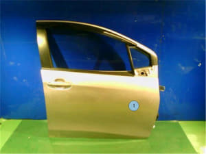 Front Right Door Assembly TOYOTA Vitz 2011 DBA-NSP130 6700152500 (PA107203603) 
