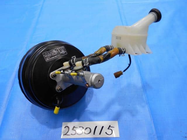 Used]Brake Master Cylinder TOYOTA Hiace 2005 CBF-TRH200V