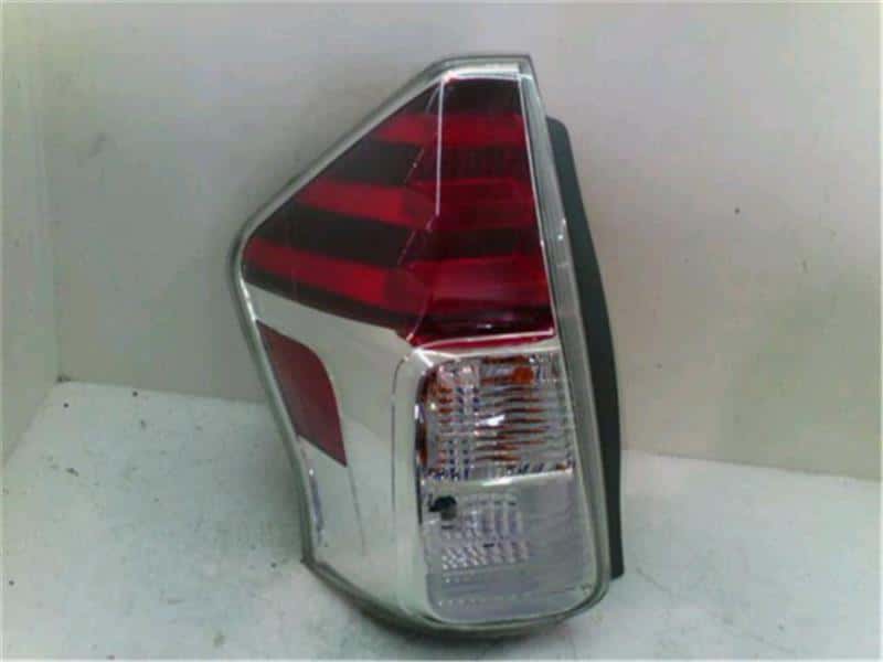 Used]Left Tail Light TOYOTA Prius Alpha 2016 DAA-ZVW40W 8156147252