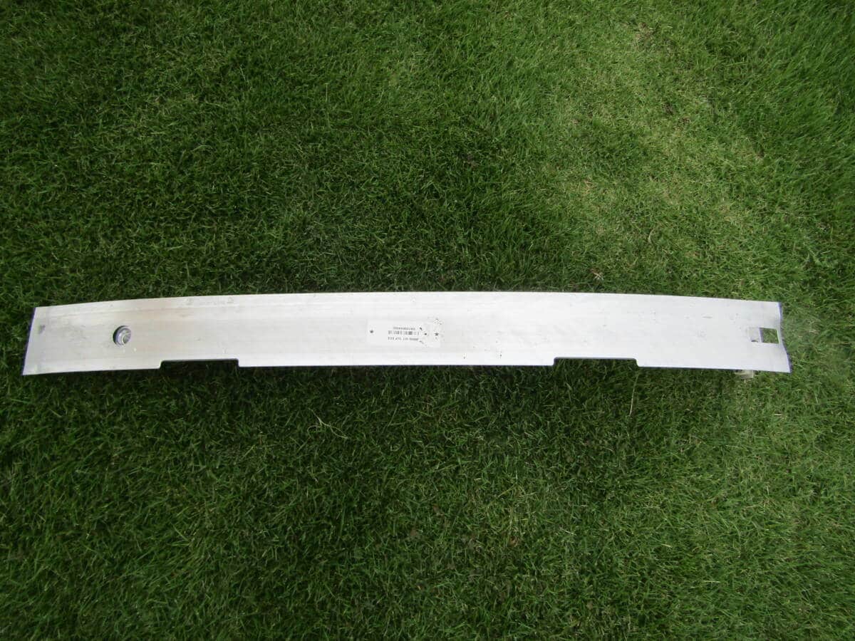 2UPJ-97461014]BMW i3(1Z06)(I01)フロントバンパーホースメント 中古 Used]2UPJ-30461014]BMW i3(1Z06)(I01) Front bumper reinforcement