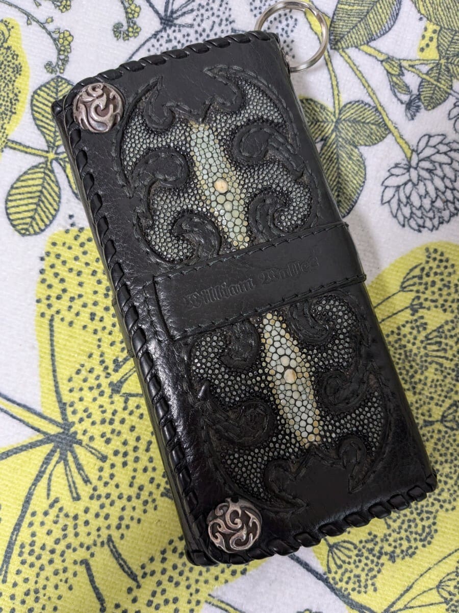 NEW 新品 BVLGARI Logomania Wallet Silver 1631329.png
