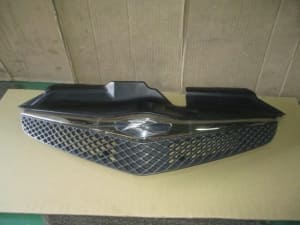Radiator Grille TOYOTA Ractis 2009 DBA-NCP100 (PA94645191) 