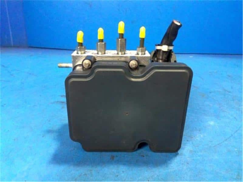 シルバー 車、バイク、自転車 スペイド DBA-NSP140 ABS