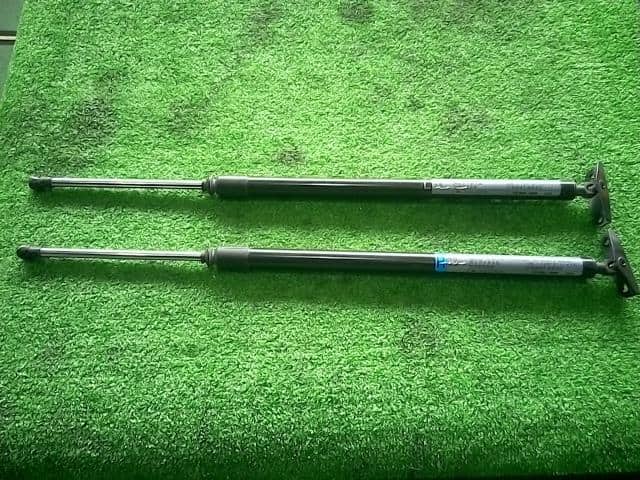 パーツ TOYOTA NOAH SR40 Rear Gate Damper パーツ TOYOTA NOAH SR40