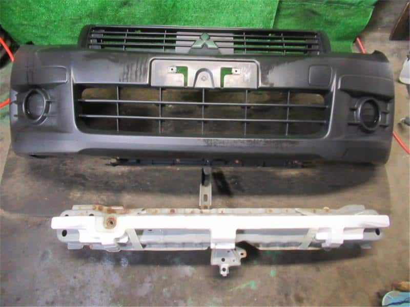 Used]Front Bumper MITSUBISHI Lancer 2000 GF-CM2A MR391946 - BE