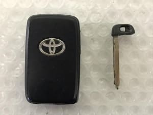 Keyless Entry Remote Control Key TOYOTA Vitz 2013 DBA-KSP130 (PA107620923) 