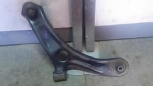 Front Right Lower Control Arm SUZUKI Wagon R 2013 DBA-MH34S 4520185K10 (PA112168899) 