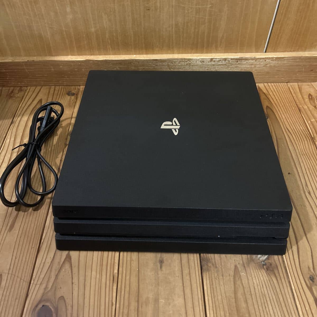 PlayStation4 Pro 2TB■ CHU-7200B playstation-4-pro-cuh7200-
