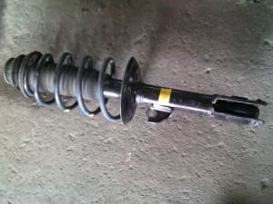 Front Left Strut TOYOTA Ractis 2008 CBA-NCP105 4852059355 (PA119411286) 